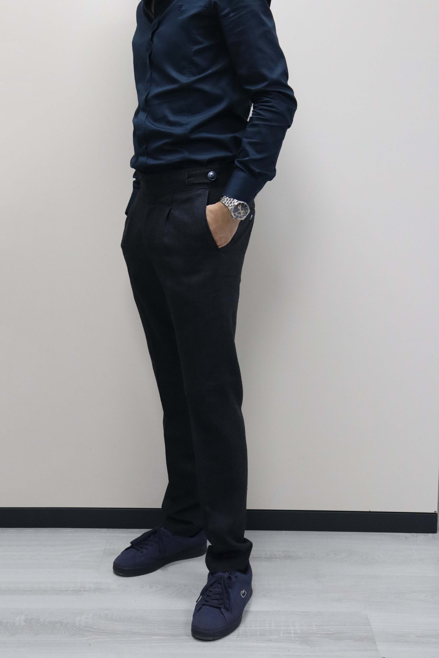 Daniel Voi Koyu Lacivert İtalyan Kesim Yan Düğmeli Pileli Şık Kumaş Pantolon