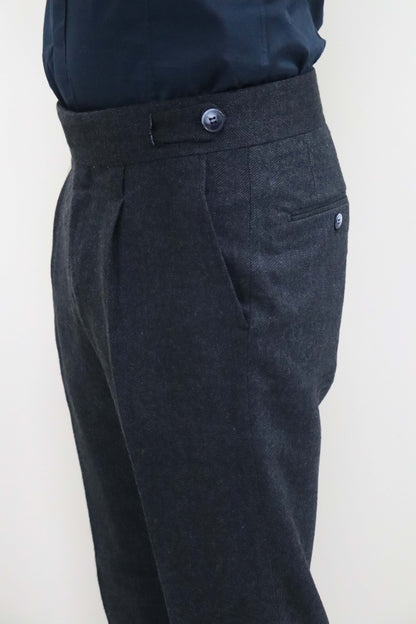 Daniel Voi Koyu Lacivert İtalyan Kesim Yan Düğmeli Pileli Şık Kumaş Pantolon