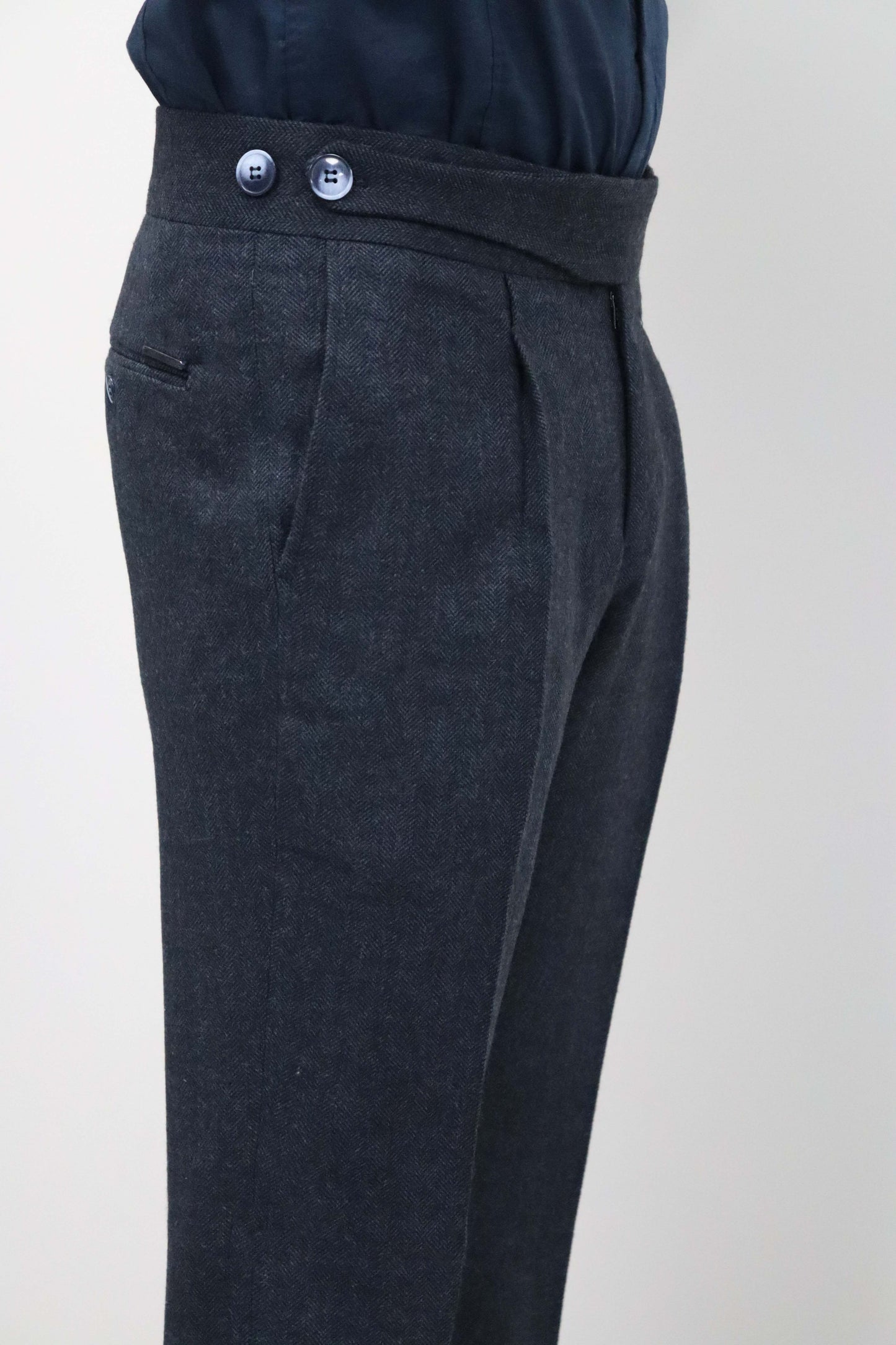 Daniel Voi Koyu Lacivert İtalyan Kesim Yan Düğmeli Pileli Şık Kumaş Pantolon