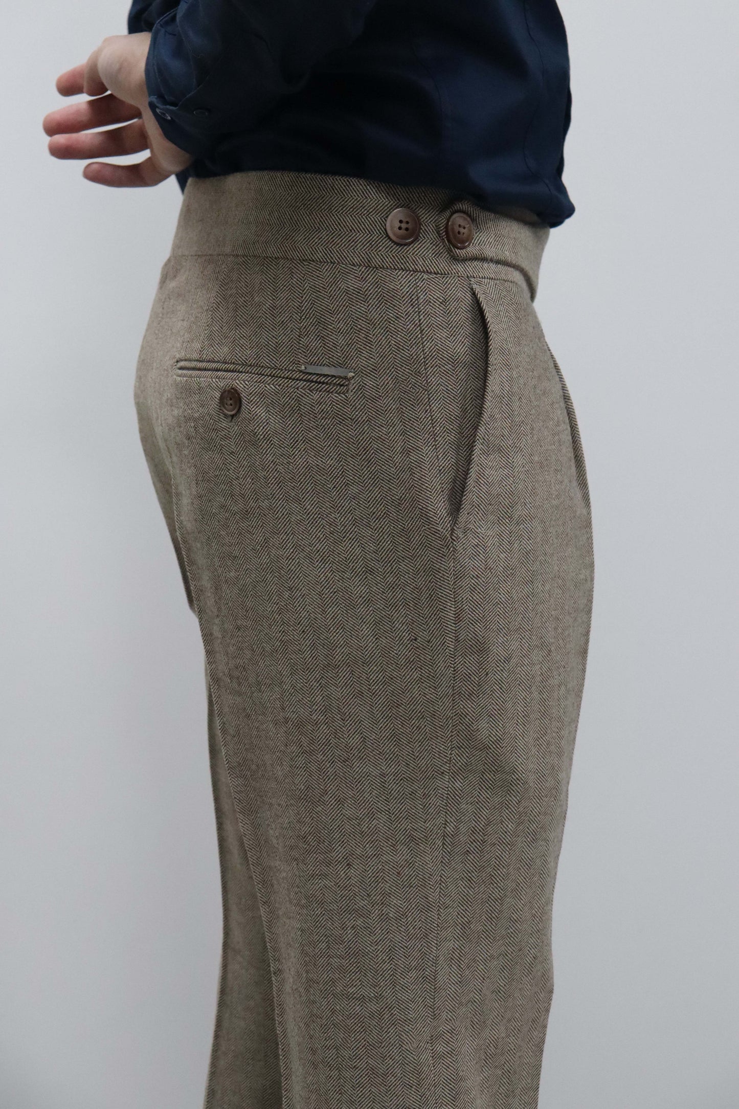 Daniel Voi Açık Kahve İtalyan Kesim Yan Düğmeli Pileli Şık Kumaş Pantolon